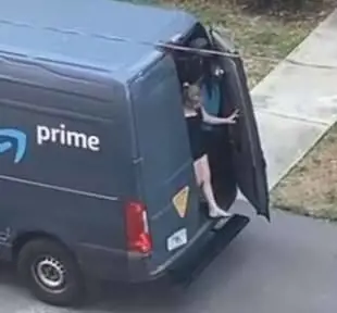 "Il pacco verrà consegnato in 9 mesi": il video che imbarazza Amazon