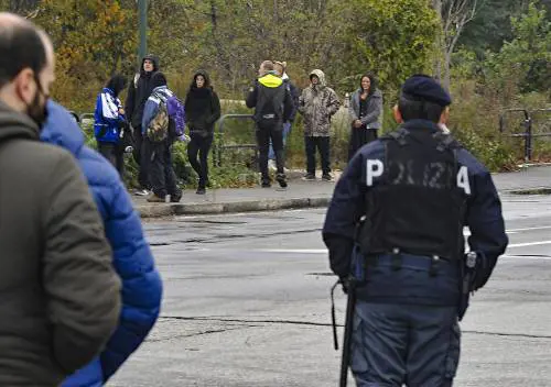 Sgomberato il rave party. L'ira degli agenti: "Ora leggi più severe"
