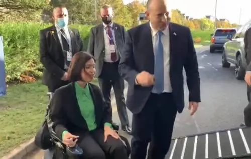 Le gaffe: ministra disabile esclusa, Biden dorme