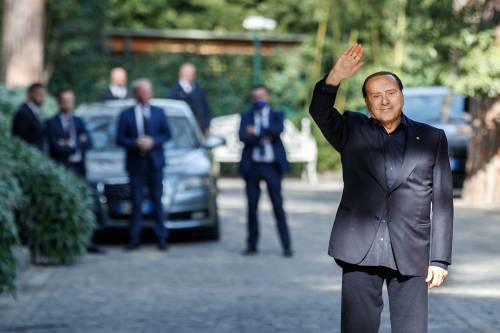Berlusconi: "Il Quirinale? 290 usciti dai gruppi, ho tanti amici"