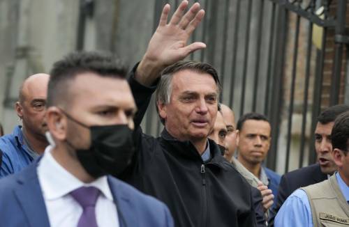 Le istituzioni (civili e religiose) snobbano Bolsonaro