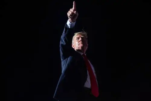 Perché Truth, il social di Trump, non arriva in un giorno qualunque