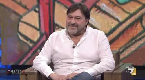 "Autolesionismo": caos a RaiTre per Ranucci a La7. L'ira di Berlinguer