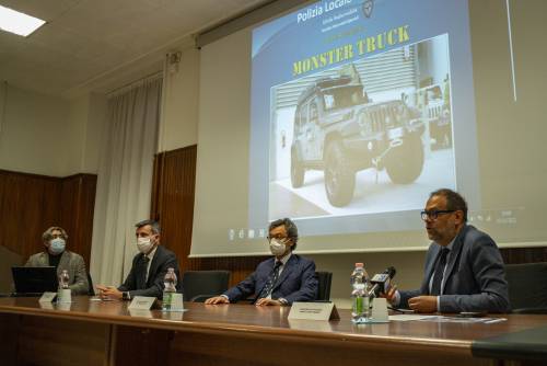 Super Suv omologati con i pezzi illegali: 38 indagati, anche i clienti