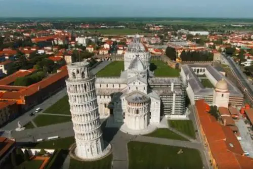 Città d’arte prese d’assalto. Buona notizia anche se…