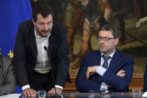 Salvini resta sovranista e mette in riga Giorgetti. Ma la Lega è spaccata