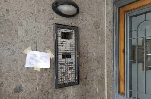 "Non sono a casa, sto chiedendo l’elemosina". Il messaggio amaro di un operaio Whirlpool