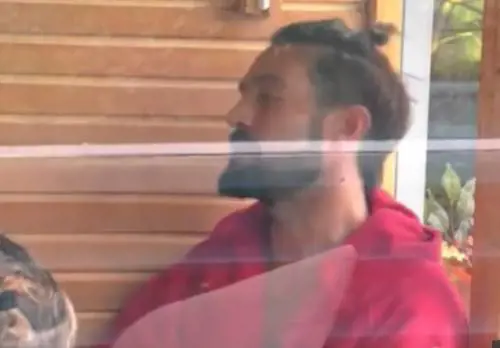 "Che ca... stai dicendo?". Alex Belli di nuovo nella bufera per la frase choc