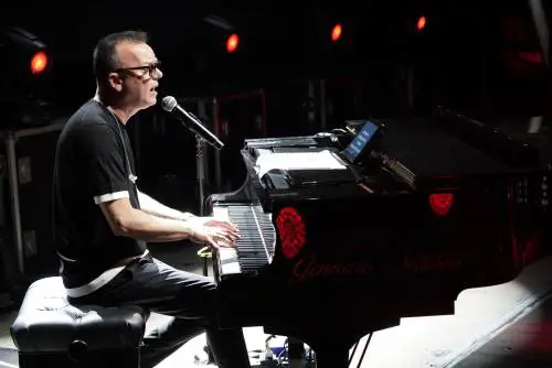 Evasione da 1,7 milioni. Pm contro Gigi D'Alessio "Va condannato a 4 anni"