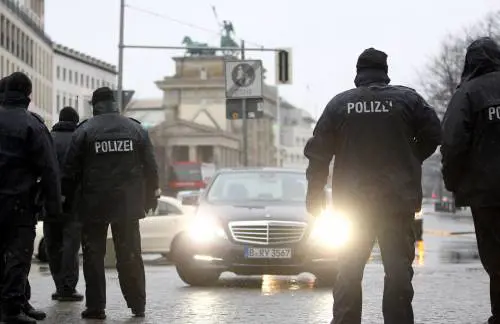"Pochi, ma potenti e irrazionali". Il pericolo dei seguaci del Reich