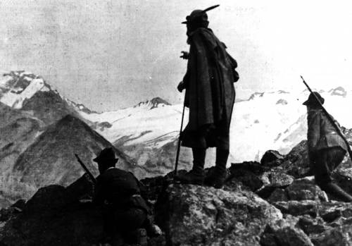Ghiaccio e sangue: l'altra guerra che flagellò gli Alpini