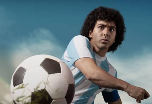 "Squadra di fascisti". La serie tv su Maradona fa indignare la Lazio