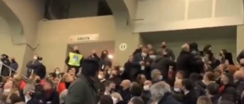 Ghali urla contro Salvini allo stadio. Il leghista replica con i bacioni
