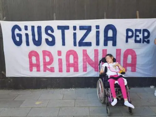 L’odissea di Arianna, per un medicinale sbagliato ha subito danni permanenti al cervello