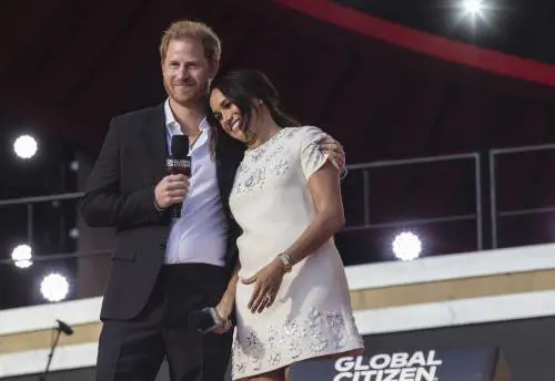 Così Meghan rischia di far "scoppiare" la Corona