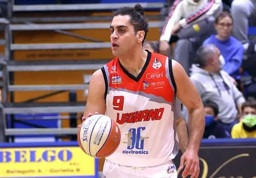 Scomparso giocatore di basket: le ricerche anche nel lago Maggiore