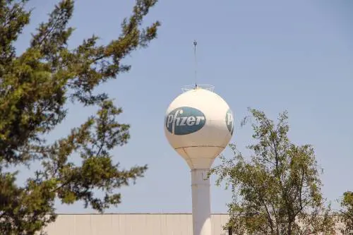 I genitori del vaccino Pfizer: "Con l'Rna sconfiggeremo i tumori e l'Hiv"