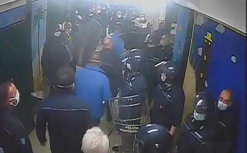 Pestaggio in carcere, chiesto il processo per 108 tra agenti e funzionari