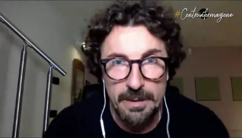 "Un traditore. La politica rende str...". La furia di Toninelli contro Di Maio