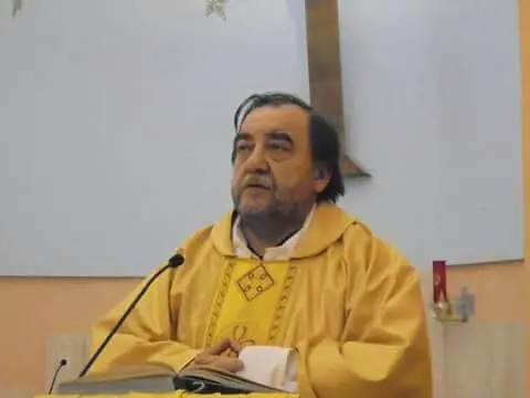 "Anche abusi sui neonati". E tra gli arrestati per pedopornografia c'è anche un sacerdote