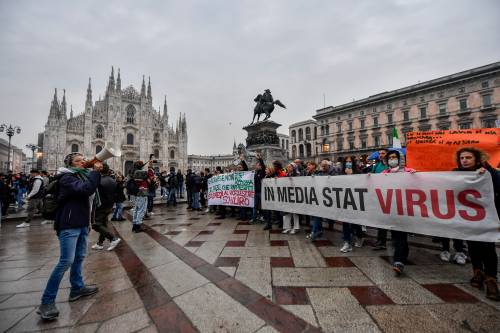 Nuove regole, pioggia e pochi a manifestare. È la resa dei "No pass"