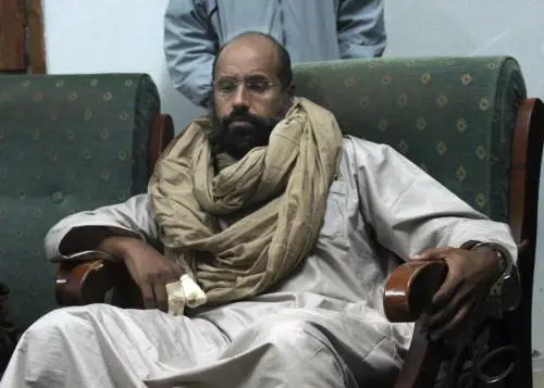 Il figlio di Gheddafi si candida a presidente. Ma i Fratelli musulmani lo vogliono morto