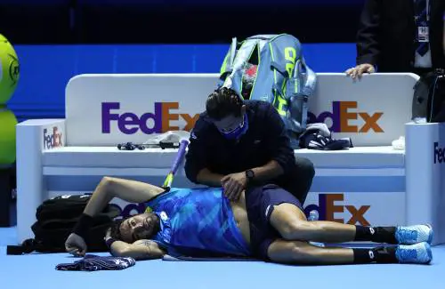 Berrettini si arrende solo a un infortunio. Ciao Finals tra le lacrime