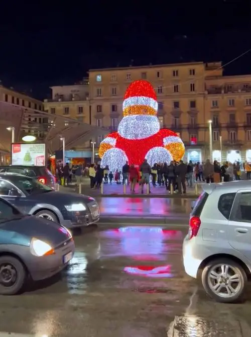 Luminarie natalizie, è ancora polemica: "Dimenticata la tradizione del presepe"
