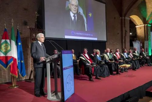 Siena, studentessa davanti Mattarella: “Università palestre di sfruttamento”
