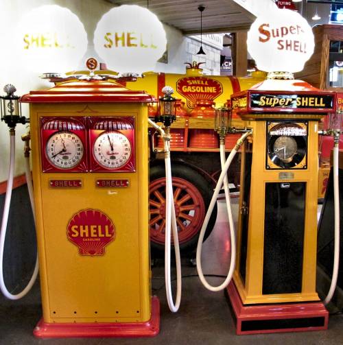 Shell va controcorrente: lascia l'Olanda per Londra