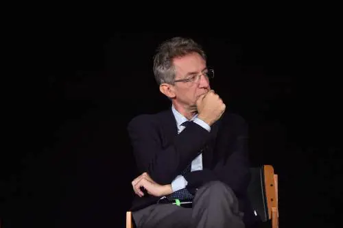 Napoli, profondo rosso: 5 miliardi di debiti e rischio tracollo