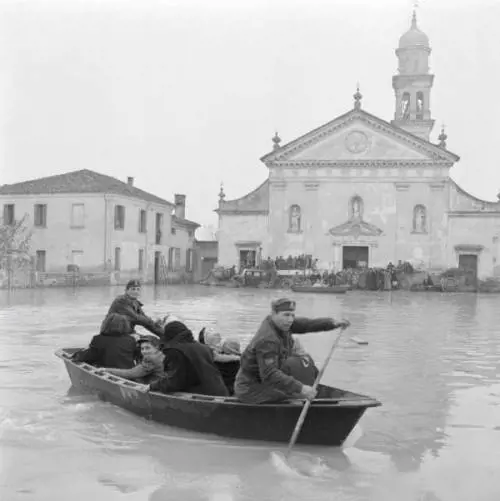 I folli che salvarono il Veneto dallo tsunami del Polesine