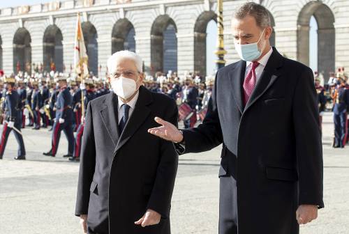 Mattarella salutato in Spagna. L'ultimo viaggio all'estero