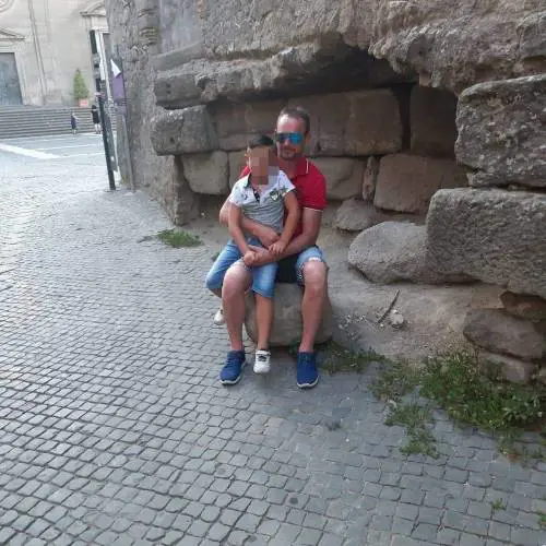 "Era sempre più taciturno e aggressivo": la moglie aveva già denunciato Mirko