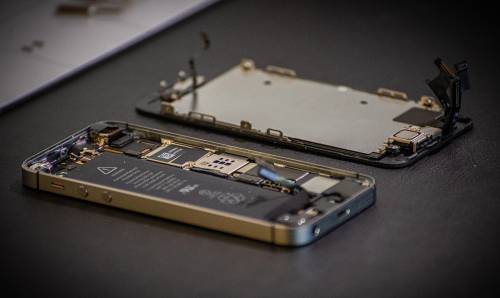 Rivoluzione Apple: ti venderà parti per riparare iPhone e Mac a casa