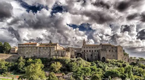 Viterbo, dai cunicoli degli etruschi alla segregazione del conclave