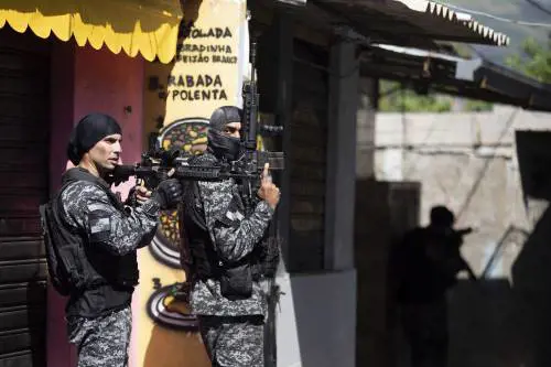 La faida narcos sconvolge il Messico. Attacco coi droni: comunità distrutta