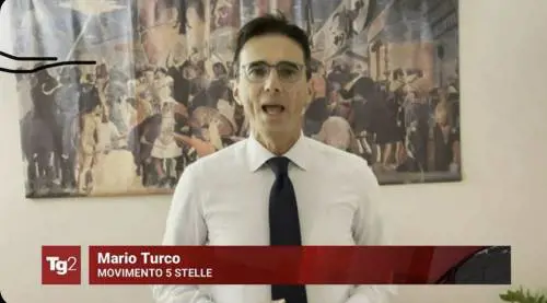 I 5S hanno affossato Ilva. Ma il contiano dà la colpa al governo Meloni