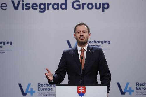 Ora Bruxelles prepara le restrizioni sui viaggi. La Germania: "Ci aspetta un Natale terribile"