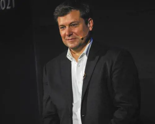 Cnh scorpora Iveco Group. Sfida camion senza pilota