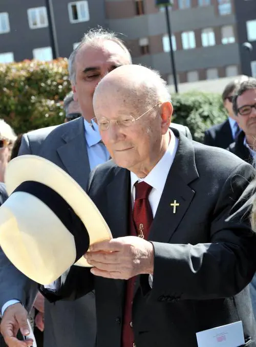 La Curia, i malati, la politica Tutti i segreti di don Verzé