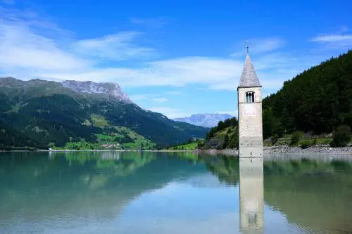 Lago di Resia: Curon e la storia del paese sommerso