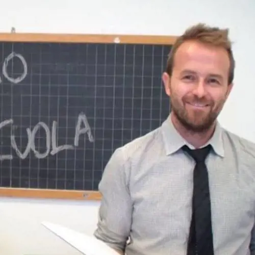 Il "prof" youtuber: "Cambiamo materie e voti. Molti ragazzi in classe come in prigione"