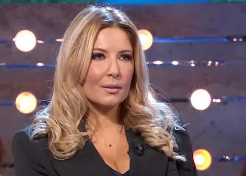 "Non si possono toccare". Selvaggia Lucarelli a gamba tesa sui Ferragnez