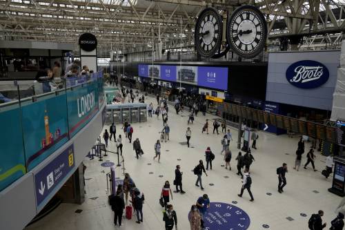 La ricetta di Londra per contenere la quarta ondata del virus