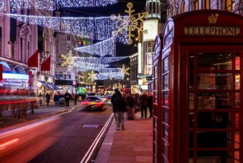Catastrofisti italiani sbugiardati: il Natale a Londra sarà libero