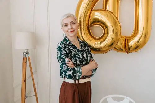 Moda: i colori di fine autunno 2021 per le over 60