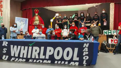 Doccia gelata per i lavoratori Whirlpool: a rischio la continuità occupazionale