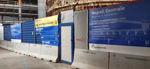 Aggressione omofoba a un docente di sostegno: "Ti pianto un coltello nella pancia"