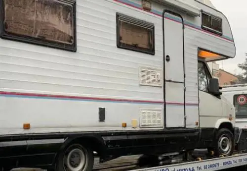 La scure sui camper rom: sanzioni e rimozioni